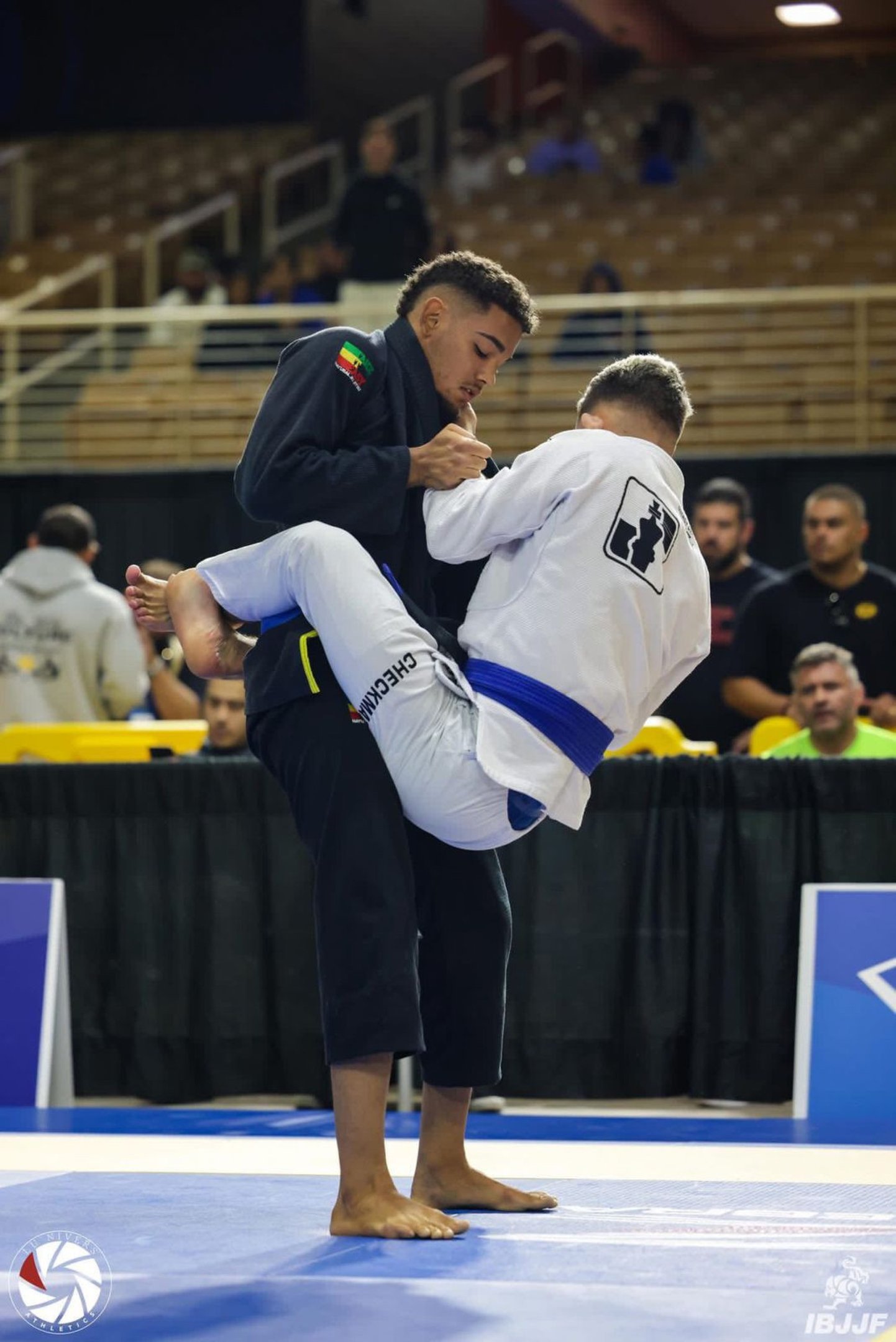 Joab tinha apenas 12 anos quando vestiu o kimono pela primeira vez, em 2018, em um projeto social da igreja que frequentava