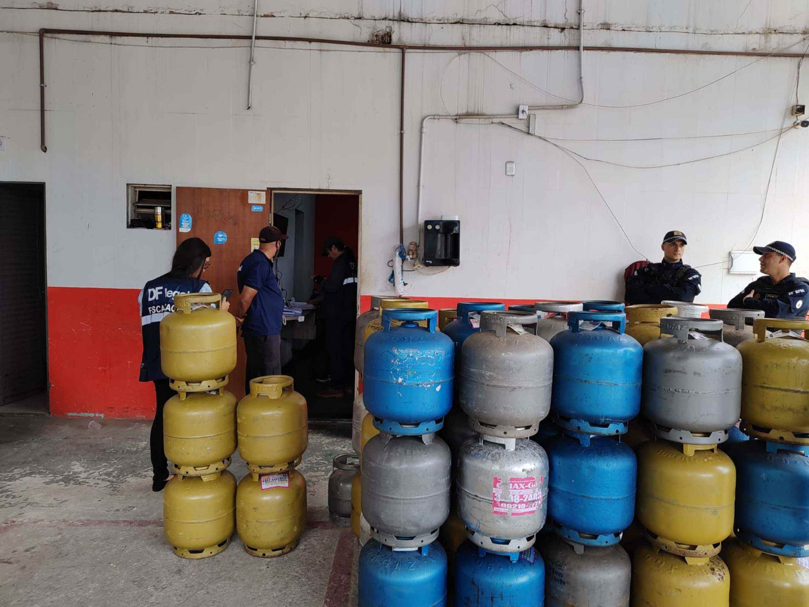 Na &uacute;ltima fiscaliza&ccedil;&atilde;o, realizada pela Secretaria DF Legal e ANP, tr&ecirc;s estabelecimentos foram interditados