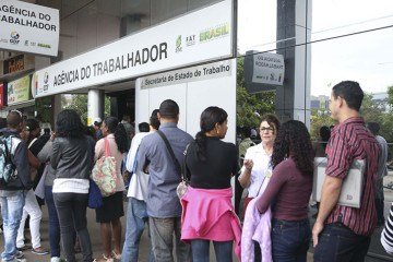 Apesar da queda da média nacional, alguns estados ainda possuem índices elevados de desemprego, como Piauí, Bahia e Pernambuco - (crédito: José Cruz/Agência Brasil) Apesar da queda da média nacional, alguns estados ainda possuem índices elevados de desemprego, como Piauí, Bahia e Pernambuco - (crédito: José Cruz/Agência Brasil)