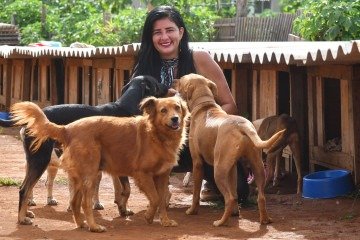 Amanda Martins é responsável pelo projeto Doguitos do Mato, em Sol Nascente - (crédito: Ed Alves CB/DA Press) Amanda Martins é responsável pelo projeto Doguitos do Mato, em Sol Nascente - (crédito: Ed Alves CB/DA Press)