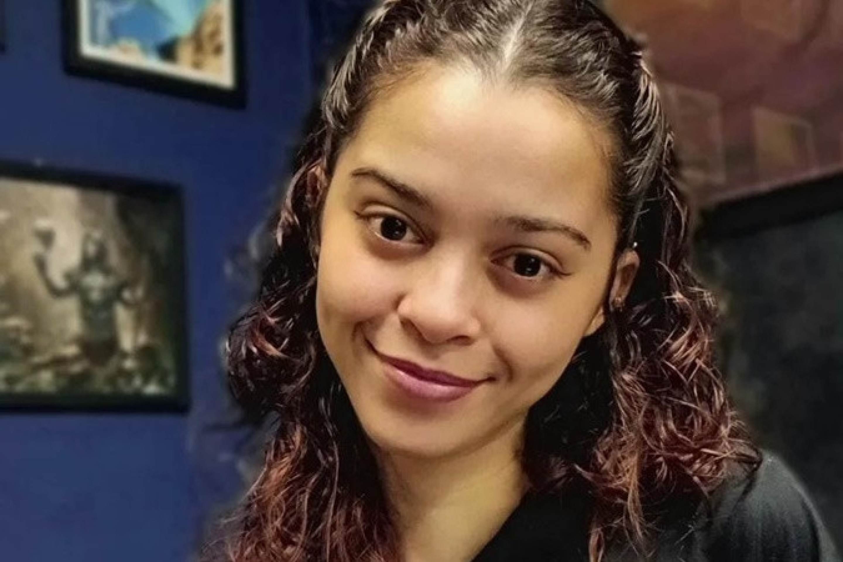  Cec&iacute;lia Machado, atendente de loja de jogos