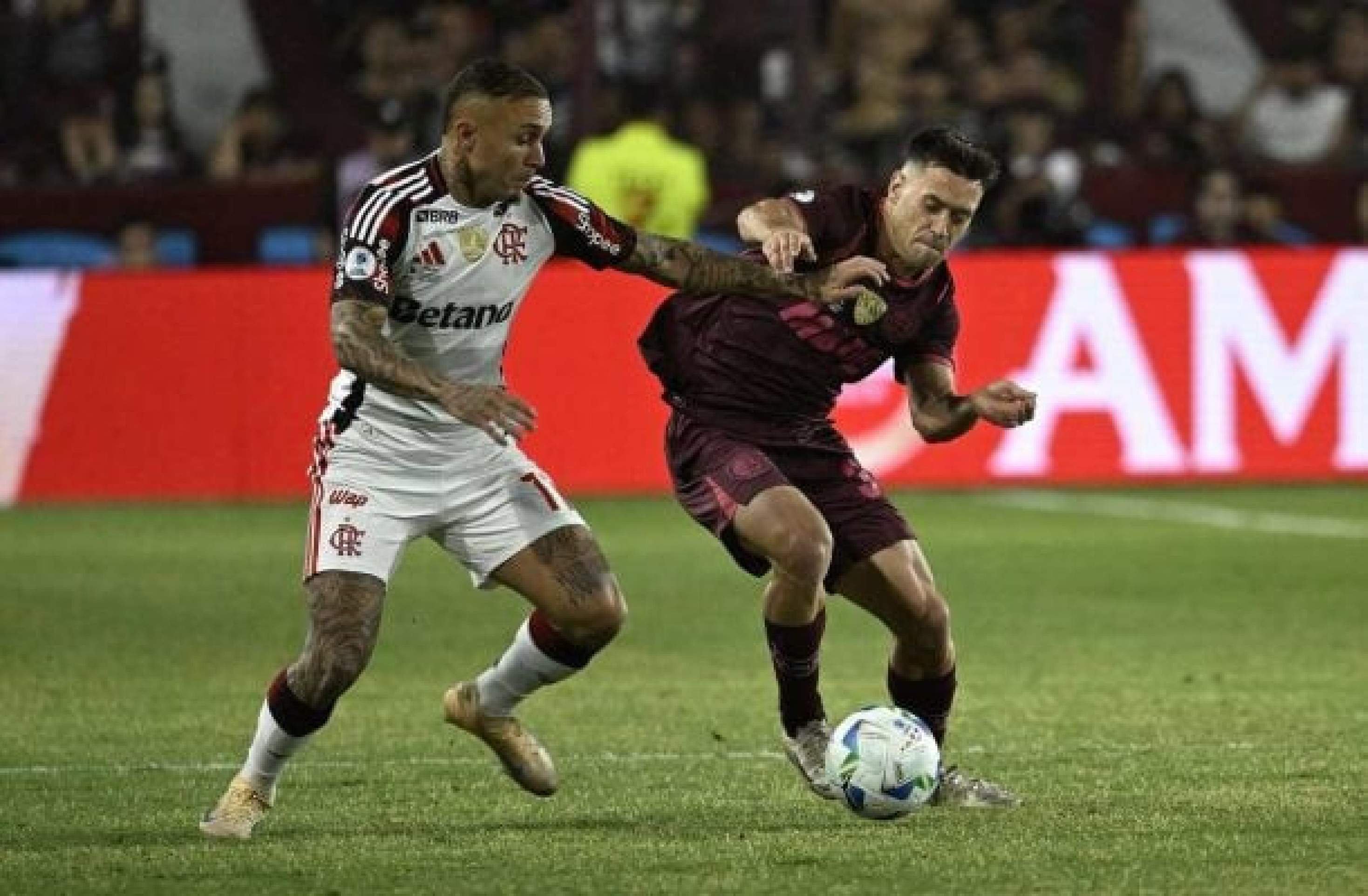 Flamengo perde para o Lanús na ida da final da Recopa Sul-Americana - (crédito: Foto: Divulgação / Club Lanús) Flamengo perde para o Lanús na ida da final da Recopa Sul-Americana - (crédito: Foto: Divulgação / Club Lanús)