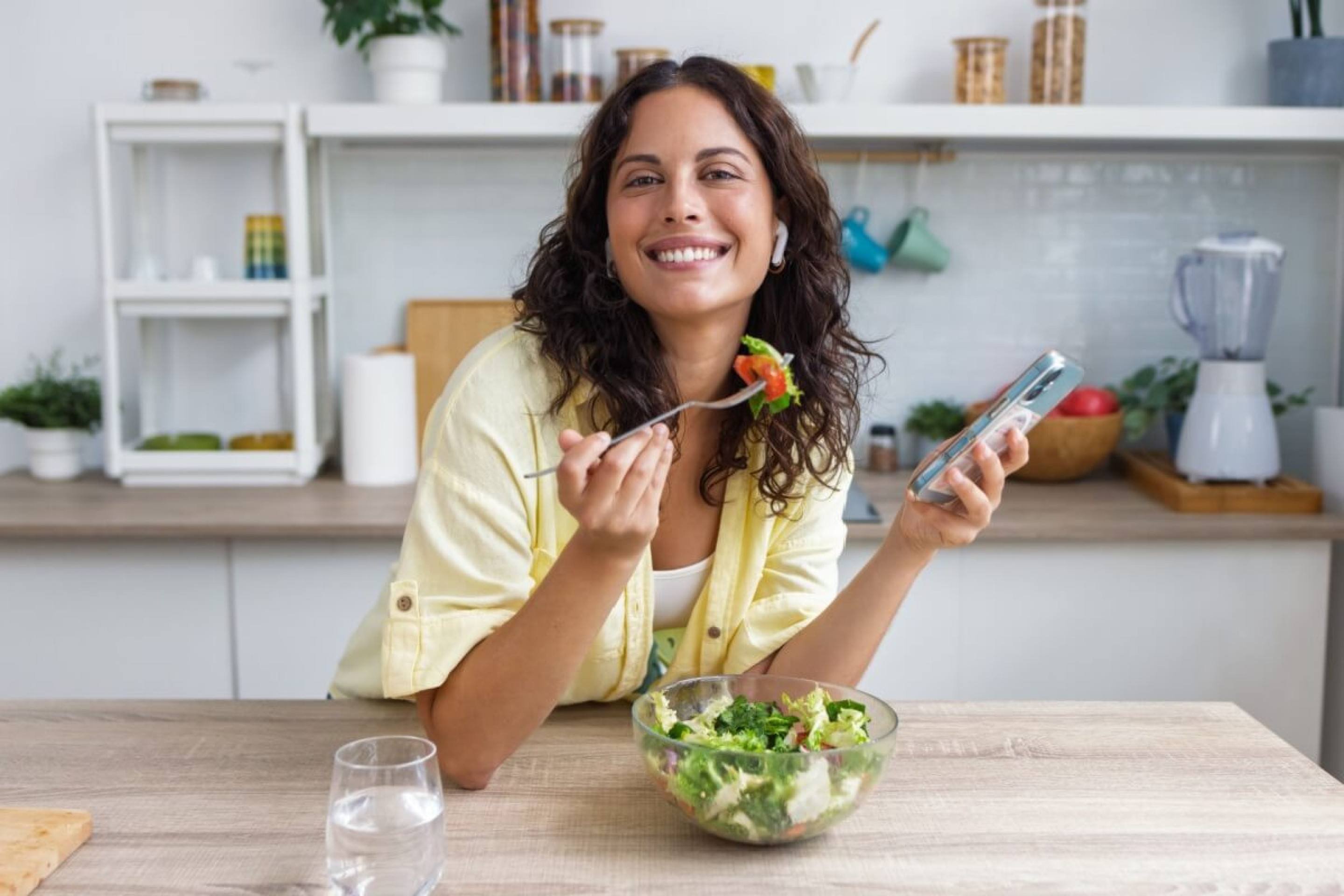 Após a folia, saiba como recuperar o equilíbrio do corpo e apostar nos alimentos certos para restabelecer a saúde e o bem-estar (Imagem: Josep Suria | Shutterstock) - (crédito: EdiCase) Após a folia, saiba como recuperar o equilíbrio do corpo e apostar nos alimentos certos para restabelecer a saúde e o bem-estar (Imagem: Josep Suria | Shutterstock) - (crédito: EdiCase)