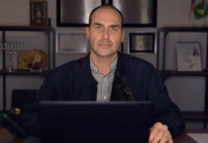 Eduardo Bolsonaro mandou recado a pol&iacute;ticos de direita que ainda n&atilde;o embarcaram na campanha de Fl&aacute;vio Bolsonaro -  (crédito: Reprodu&ccedil;&atilde;o/SBT News)