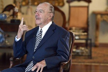 <p>Sarney liderou a transição democrática, tornando-se o primeiro presidente civil após o regime militar, numa gestão que iniciou o processo constituinte e marcou o fim da ditadura.</p>
 -  (crédito: Jane de Araújo/Agência Senado)