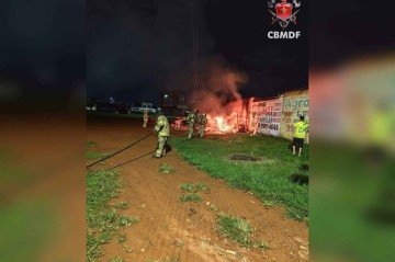 O CBMDF foi acionado para a ocorrência na noite deste sábado (21) -  (crédito: Divulgação/ CBMDF)