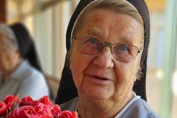 Freira Nadia Gavanski, de 82 anos, foi morta após homem invadir convento, no Paraná - (crédito: Reprodução/Redes Sociais) Freira Nadia Gavanski, de 82 anos, foi morta após homem invadir convento, no Paraná - (crédito: Reprodução/Redes Sociais)