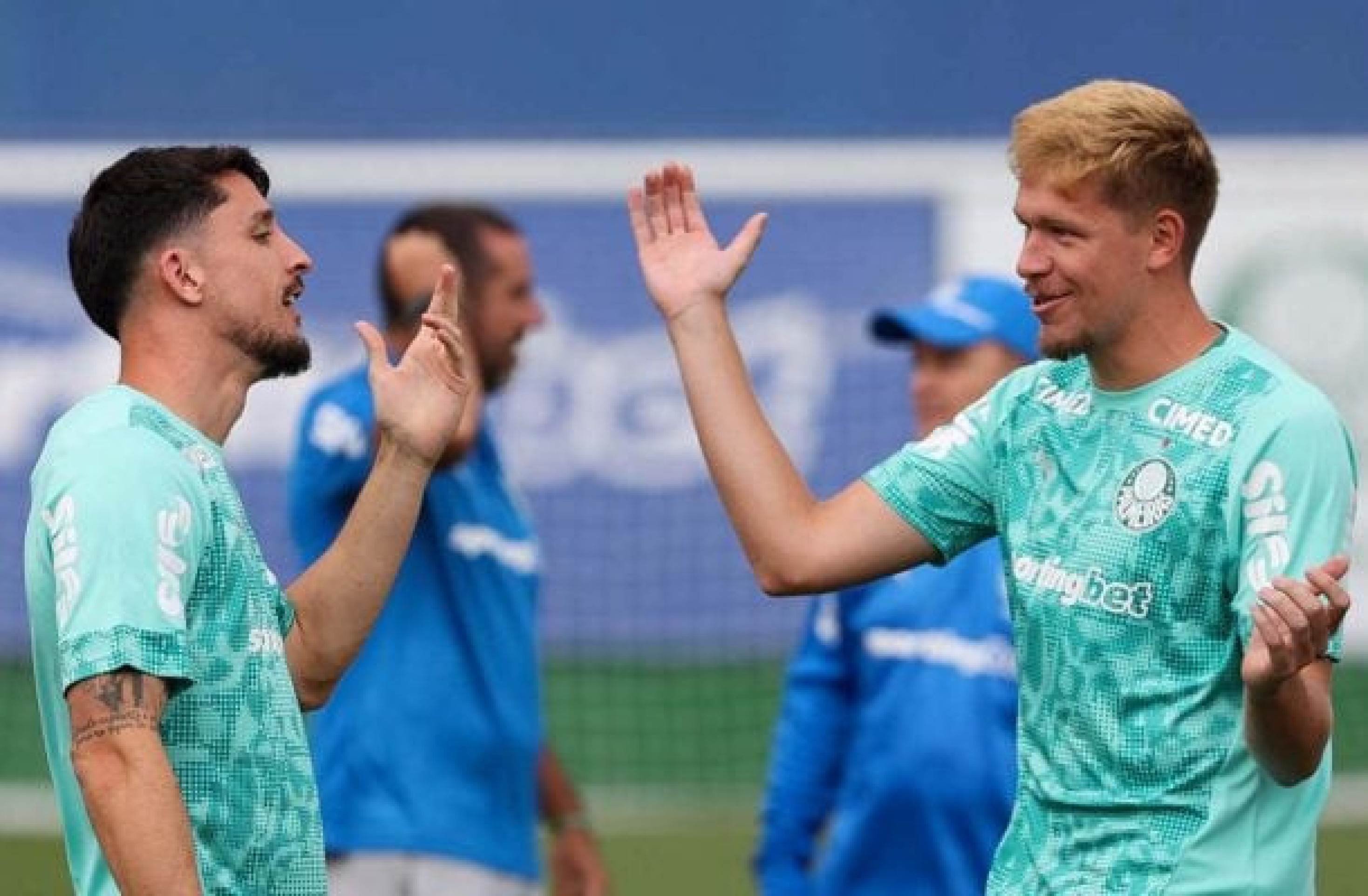 Nova camisa de treino alviverde possui um tom de verde mais claro -  (crédito: Foto: Cesar Greco/Palmeiras)