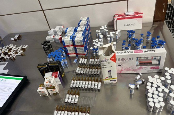 PMDF apreende medicamentos em situação irregular - (crédito: Divulgação/Agência Saúde DF) PMDF apreende medicamentos em situação irregular - (crédito: Divulgação/Agência Saúde DF)