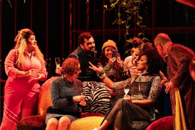 Companhia Bife Seco leva ao palco temas da formação do Brasil contemporâneo na peça Humanismo Selvagem