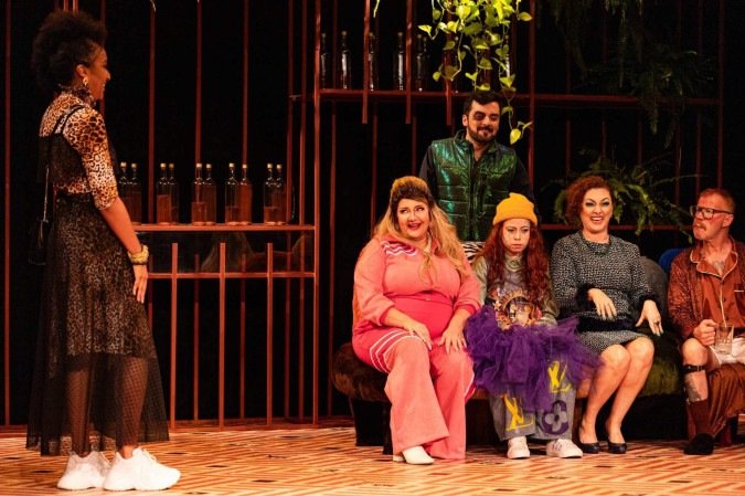 Companhia Bife Seco leva ao palco temas da formação do Brasil contemporâneo na peça Humanismo Selvagem