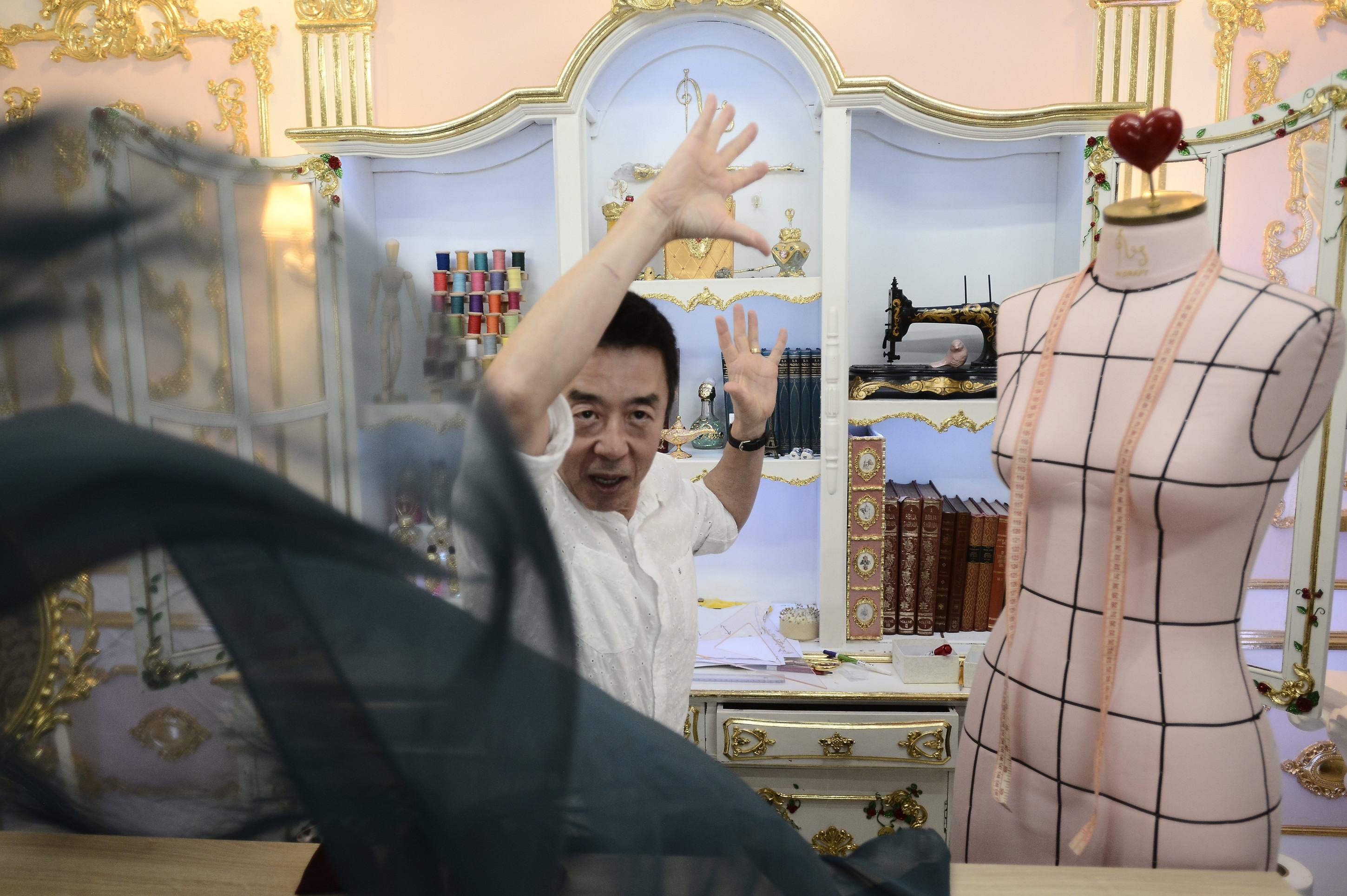  23/02/2026. Cr&eacute;dito: Minervino J&uacute;nior/CB/D.A Press. Brasil.  Brasilia - DF. Jum Nakao - Estilista. Escola de costura 713 norte.