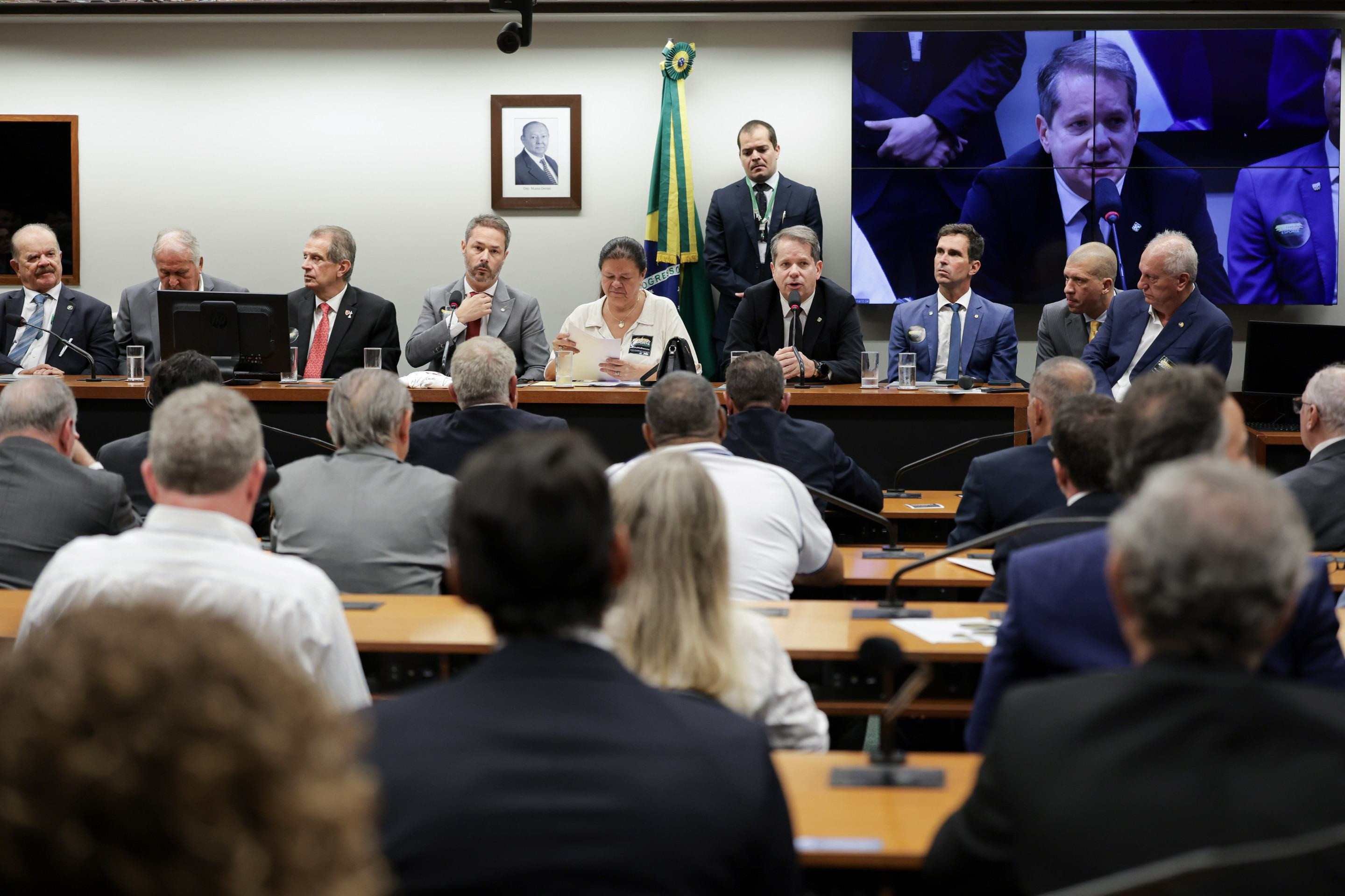 Entidades esportivas protestam em Brasília contra aumento de tribuação