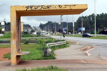 Homem mata outro a facadas e larga o corpo &agrave;s margens da BR 020 -  (crédito:  Marcelo Ferreira/CB/D.A Press)