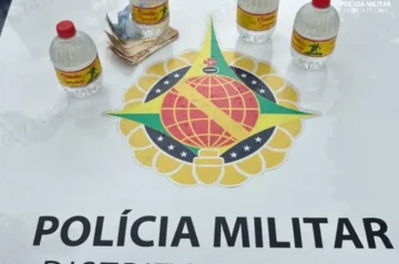 Casal é preso por furtar idoso de 91 anos com deficiência visual - (crédito: Divulgação/PMDF) Casal é preso por furtar idoso de 91 anos com deficiência visual - (crédito: Divulgação/PMDF)