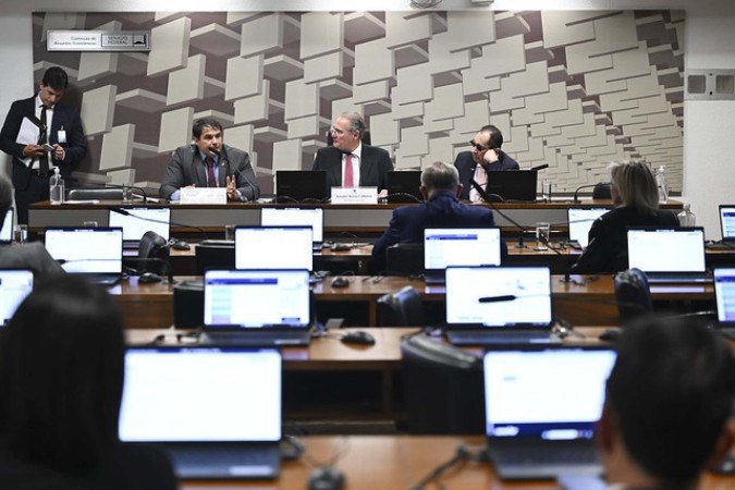 depoimento do presidente interino da CVM, João Accioly, na CAE do Senado
- (crédito: Saulo Cruz/Agência Senado) depoimento do presidente interino da CVM, João Accioly, na CAE do Senado
- (crédito: Saulo Cruz/Agência Senado)