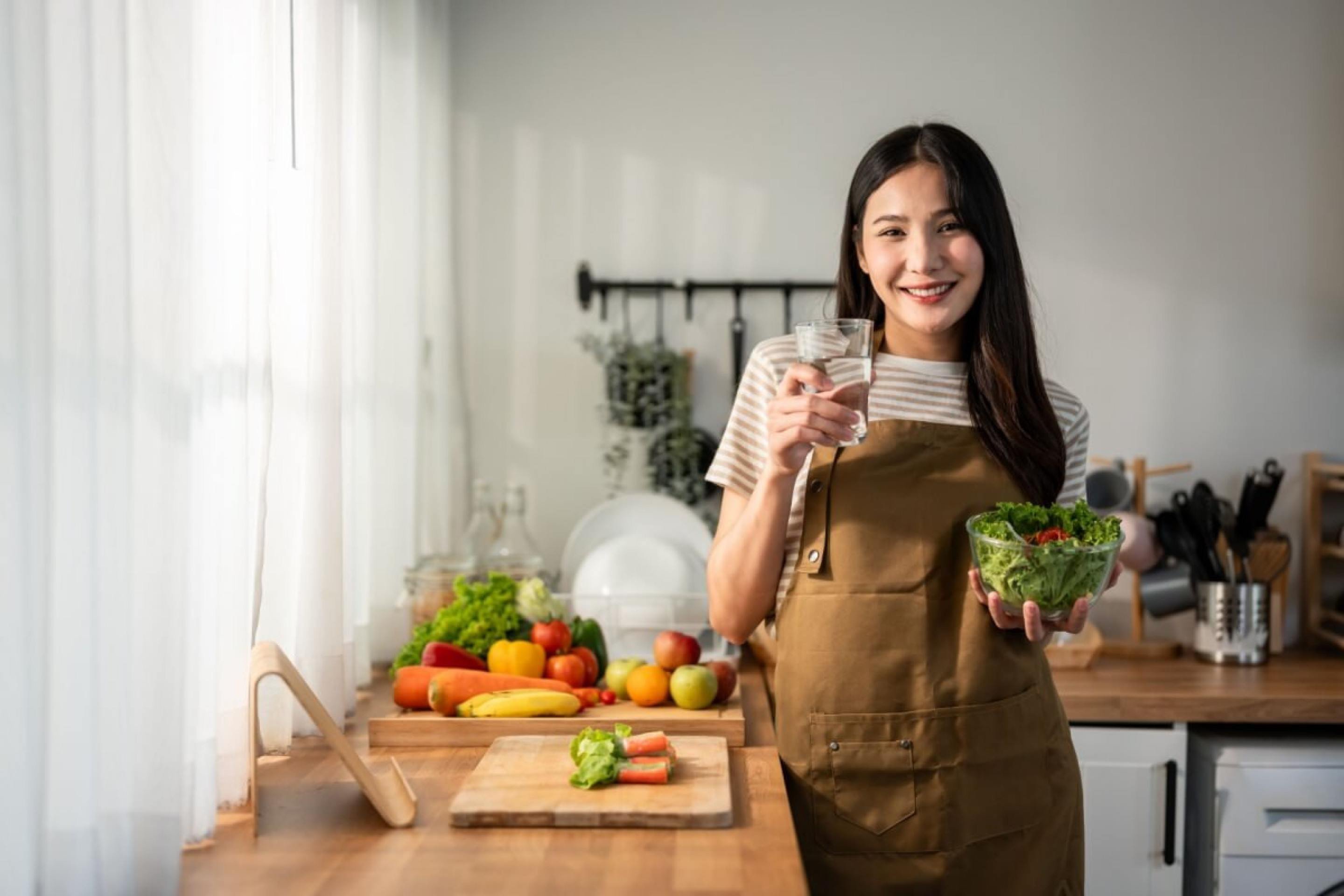 Cuidados simples no preparo e no armazenamento dos alimentos podem evitar contaminações e proteger a saúde (Imagem: Hananeko_Studio | Shutterstock) - (crédito: EdiCase) Cuidados simples no preparo e no armazenamento dos alimentos podem evitar contaminações e proteger a saúde (Imagem: Hananeko_Studio | Shutterstock) - (crédito: EdiCase)