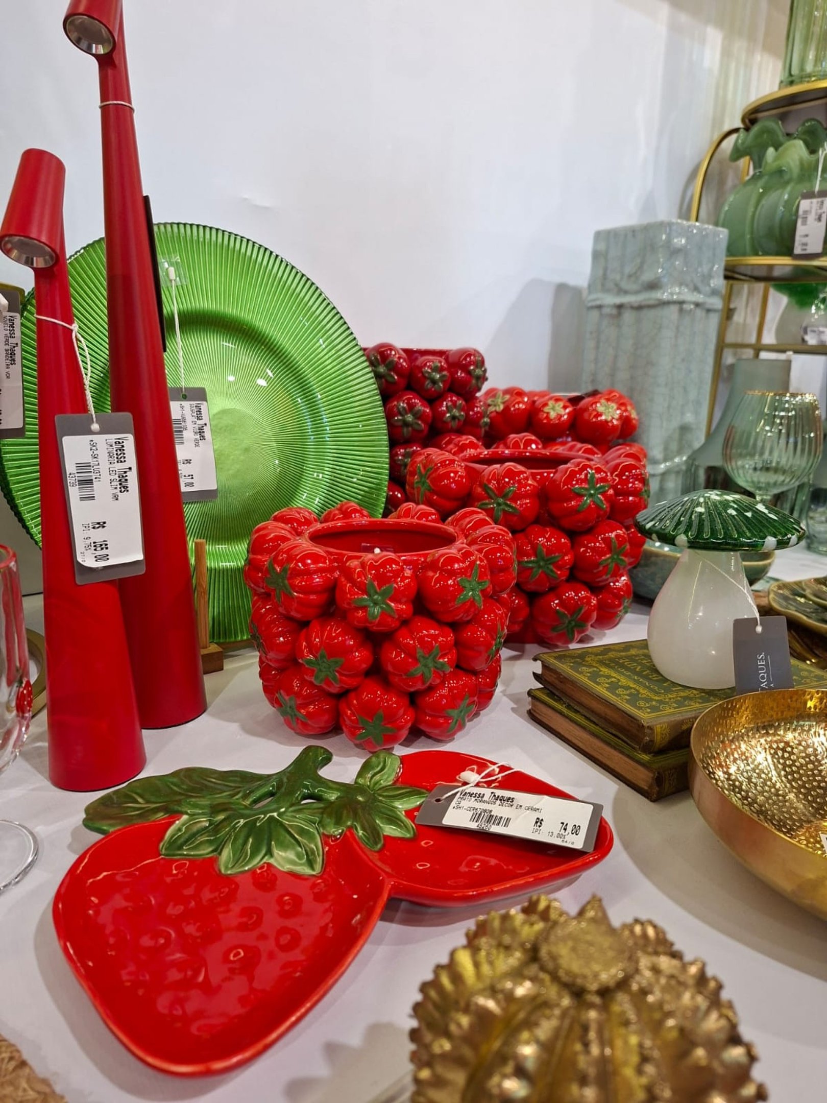 Frutas, legumes e outros formam pe&ccedil;as unicas