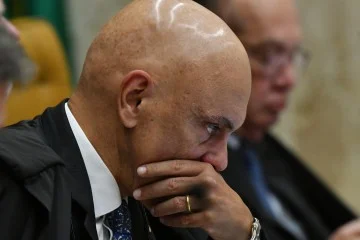 Banqueiro aparece perguntando ao ministro por novidades e questiona: 'Conseguiu bloquear?' -  (crédito:  Ed Alves CB/DA Press)