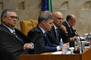 Até data da votação em plenário, valem as decisões de Dino, que proibiu a edição de novas leis que busquem driblar o teto constitucional, e de Mendes, que vetou o pagamento dos penduricalhos no Ministério Público e no Judiciário. -  (crédito:  Ed Alves CB/DA Press)