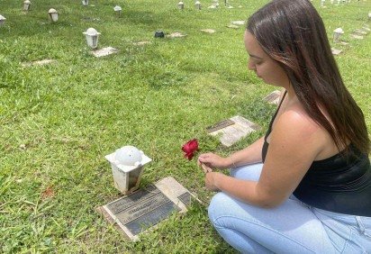 Tain&aacute; Rubstem cobra mais monitoramento em t&uacute;mulos