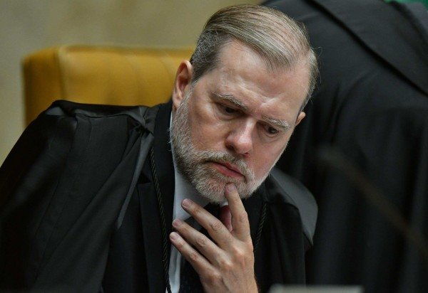 Ed Alves/CB/D.A Press