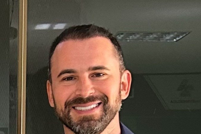 O professor José Eduardo Baroneza, representante da Associação Brasileira de Educação Médica, afirma que a avaliação deve acontecer de maneira seriada.