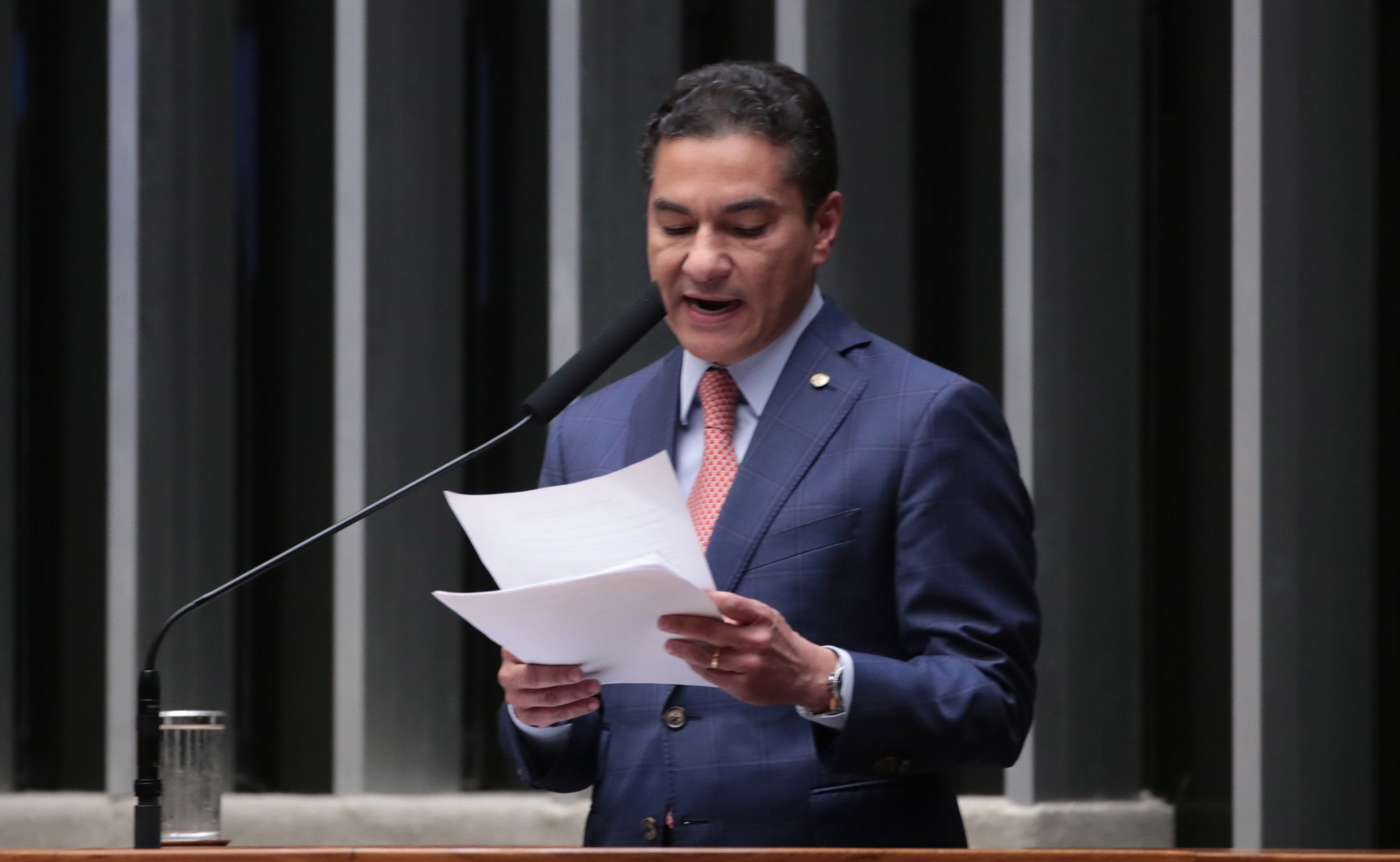 Republicanos prega neutralidade, mas presidente fecha com Flávio