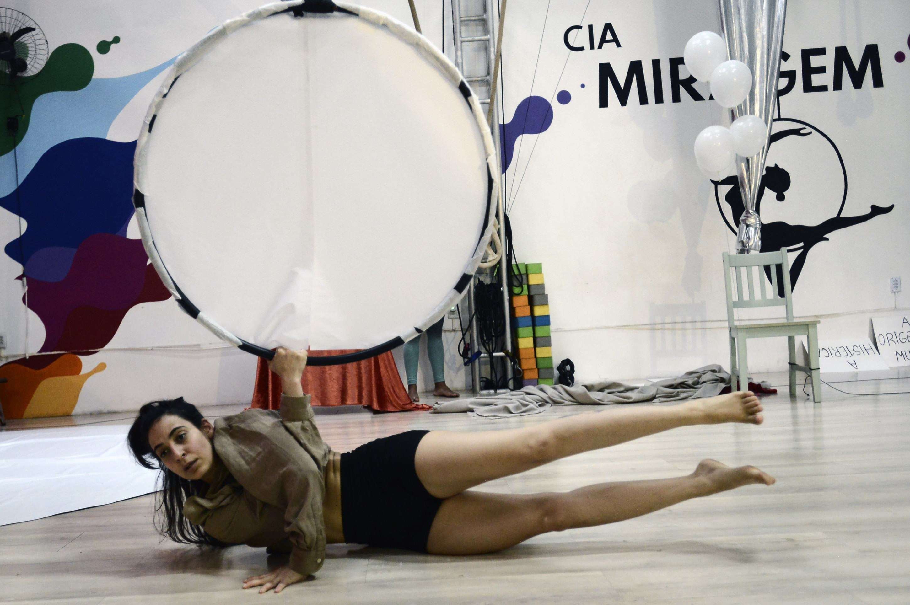 Espaço Renato Russo recebe festival de arte circense com proposta intimista