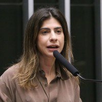 Texto veda menções a odds por locutores esportivos e expressões que liguem o desempenho de times ou atletas a retorno financeiro -  (crédito: Kayo Magalhães / Câmara dos Deputados)