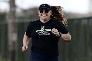 Uma década dos 52 anos de vida da paraibana Maria Lacerda foram dedicados à saúde com muitas passadas e ritmo fortes Brasília afora - (crédito: Minervino Júnior/CB/D.A.Press) Uma década dos 52 anos de vida da paraibana Maria Lacerda foram dedicados à saúde com muitas passadas e ritmo fortes Brasília afora - (crédito: Minervino Júnior/CB/D.A.Press)