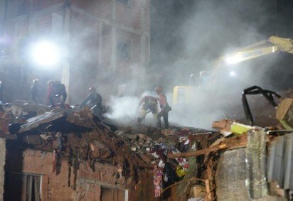 No Bairro Parque Burnier, em Juiz de Fora, 12 im&oacute;veis desabaram  -  (crédito: T&uacute;lio Santos/EM/D.A.Press)