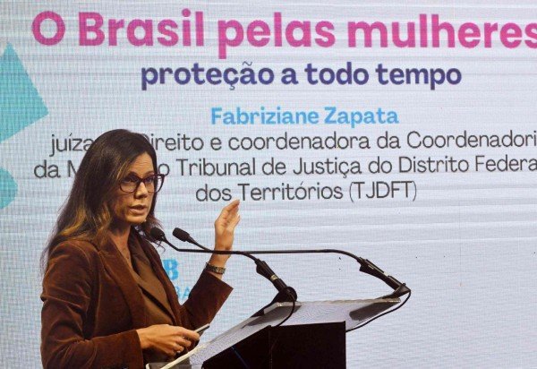 Ed Alves/C.B./D.A Press