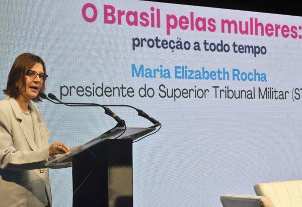 Ed Alves/C.B./D.A Press