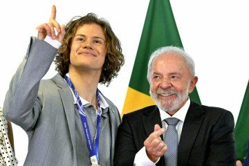Lula recebe Lucas Pinheiro em evento sobre Lei de Incentivo ao Esporte -  (crédito: Carlos Vieira/CB/D.A Press)