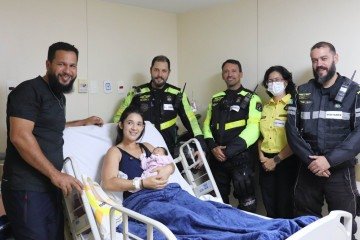 Equipe da Unidade de Motociclistas Operacionais (Umop) escoltou o casal até hospital no Sudoeste, onde o parto foi feito -  (crédito: Material cedido ao Correio) -Equipe da Unidade de Motociclistas Operacionais (Umop) escoltou o casal até hospital no Sudoeste, onde o parto foi feito -  (crédito: Material cedido ao Correio)