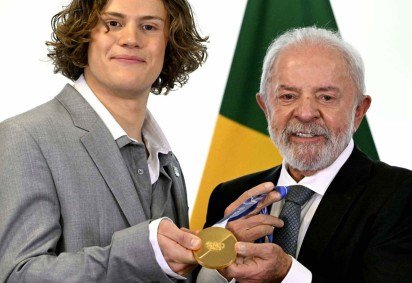 Lula recebe o medalhista olímpico de inverno, Lucas Pinheiro. -  (crédito: Carlos Vieira) -Lula recebe o medalhista olímpico de inverno, Lucas Pinheiro. -  (crédito: Carlos Vieira)