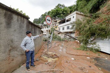 Presidente visitou cidades afetadas pelas chuvas em Minas Gerais e pediu um minuto de silêncio pelas vítimas - (crédito: Ricardo Stuckert / PR) Presidente visitou cidades afetadas pelas chuvas em Minas Gerais e pediu um minuto de silêncio pelas vítimas - (crédito: Ricardo Stuckert / PR)