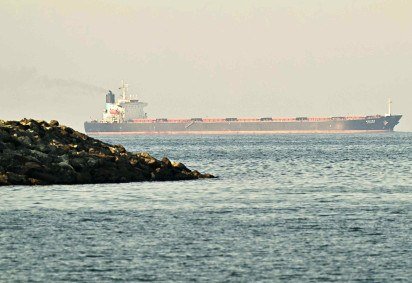 A Guarda Revolucion&aacute;ria do Ir&atilde; amea&ccedil;ou incendiar qualquer navio que passe pelo Estreito de Hormuz, mesmo que escoltados pelos EUA -  (crédito: Giuseppe Cacace/AFP) -A Guarda Revolucion&aacute;ria do Ir&atilde; amea&ccedil;ou incendiar qualquer navio que passe pelo Estreito de Hormuz, mesmo que escoltados pelos EUA -  (crédito: Giuseppe Cacace/AFP)