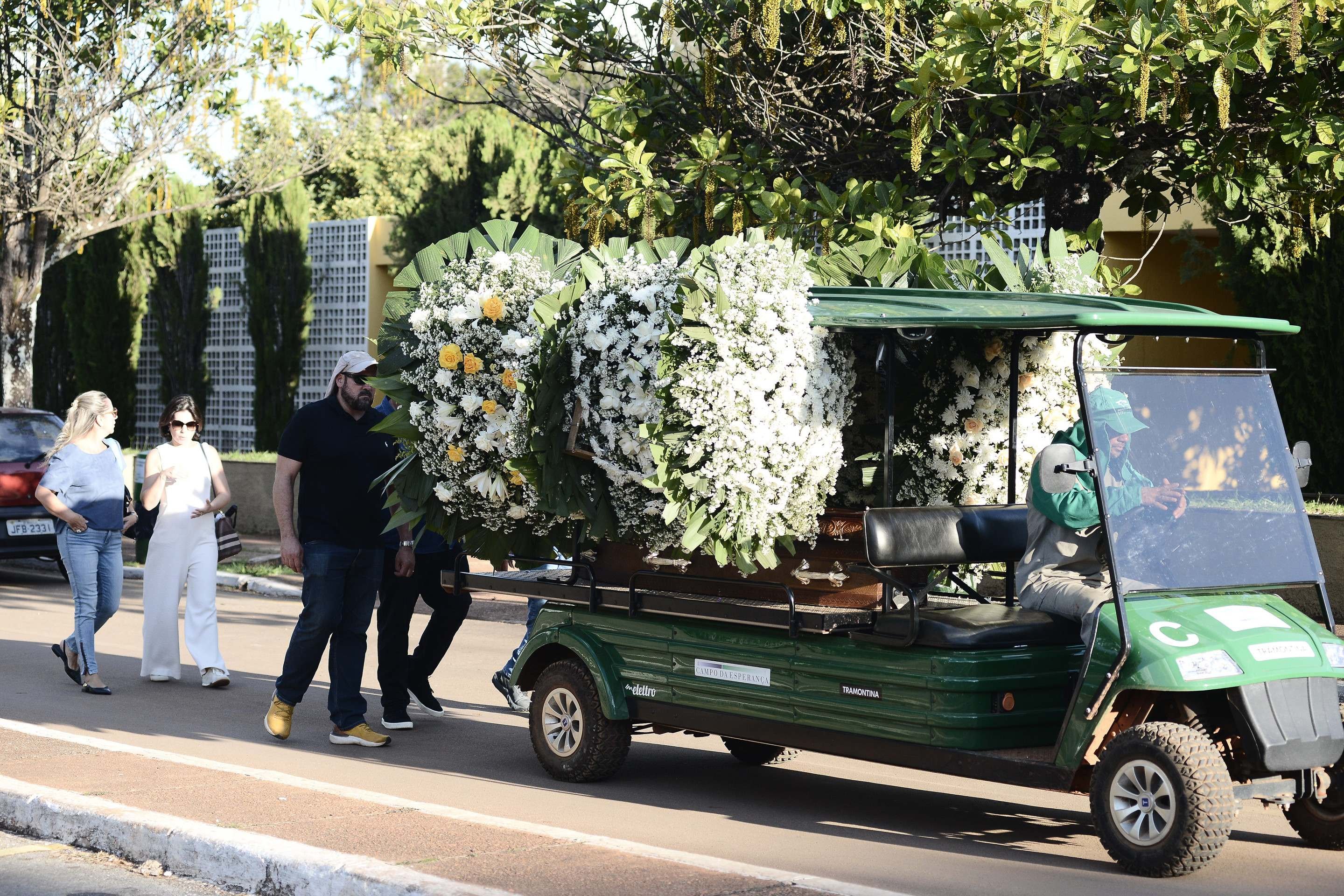 Família e amigos se despedem do empresário José Alberto Bardawil