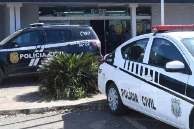 Agentes da 20a DP investigam o caso originado em bar do Gama - (crédito: Policia Civil/ Divulgação internet) Agentes da 20a DP investigam o caso originado em bar do Gama - (crédito: Policia Civil/ Divulgação internet)