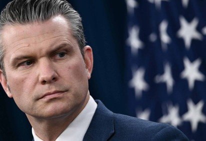 Pete Hegseth conduz mudanças no alto comando militar em meio à guerra e levanta questionamentos -  (crédito: Agência France-Presse) -Pete Hegseth conduz mudanças no alto comando militar em meio à guerra e levanta questionamentos -  (crédito: Agência France-Presse)