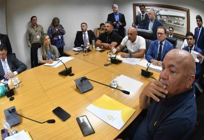  02/03/2026 -  Ed Alves CB/DA Press. Cidades. O presidente do BRB, Nelson Antônio de Souza,  em reunião fechada na Câmara Legislativa do Distrito Federal (CLDF).  -  (crédito:  Ed Alves CB/DA Press) - 02/03/2026 -  Ed Alves CB/DA Press. Cidades. O presidente do BRB, Nelson Antônio de Souza,  em reunião fechada na Câmara Legislativa do Distrito Federal (CLDF).  -  (crédito:  Ed Alves CB/DA Press)