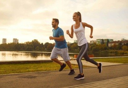 A escolha de um tênis de corrida vai muito além da aparência ou do preço (Imagem: Studio Romantic | Shutterstock)
 -  (crédito: EdiCase) -A escolha de um tênis de corrida vai muito além da aparência ou do preço (Imagem: Studio Romantic | Shutterstock)
 -  (crédito: EdiCase)