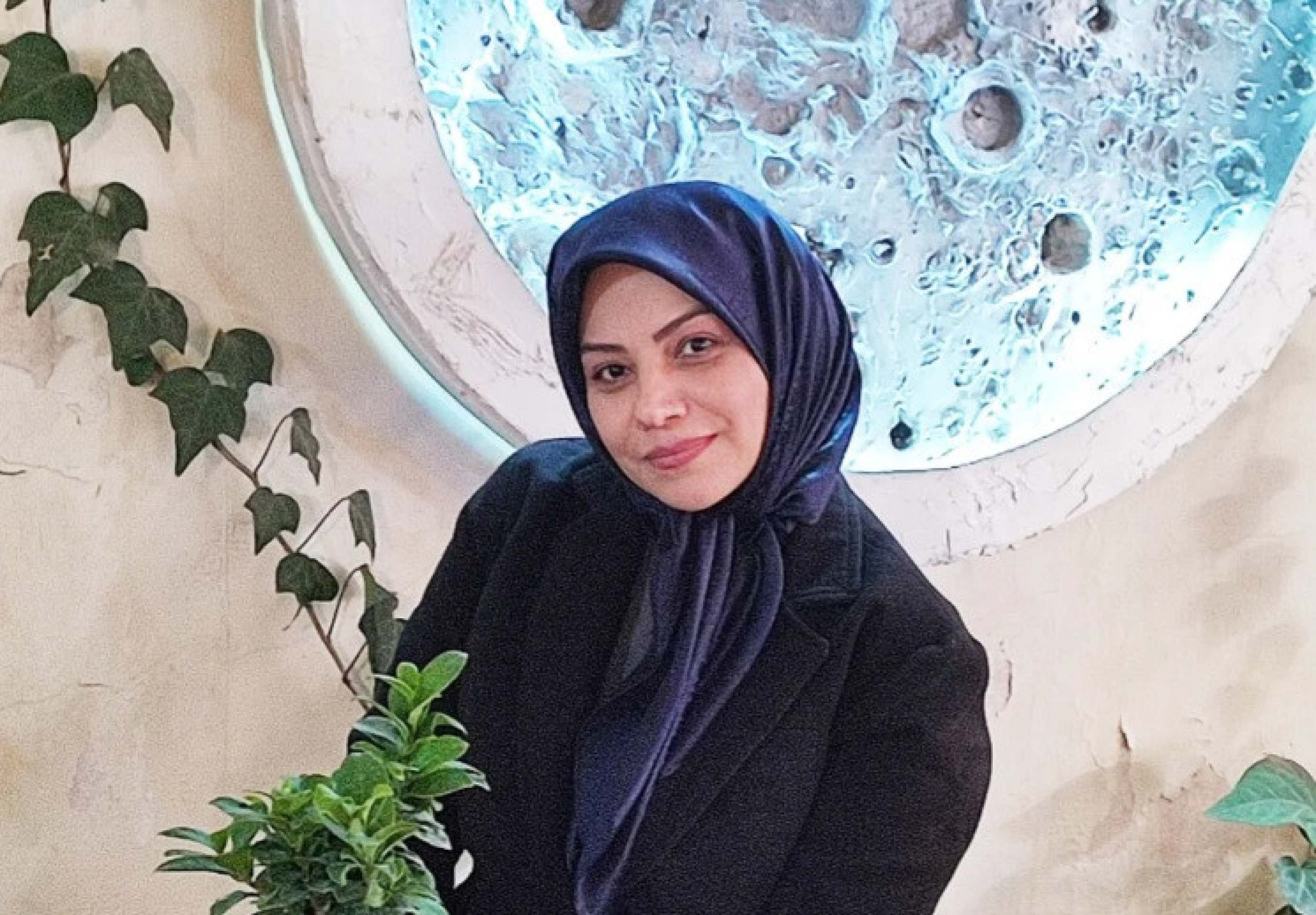 Afifeh Abedi, 46 anos, jornalista e pesquisadora de Teer&atilde;   