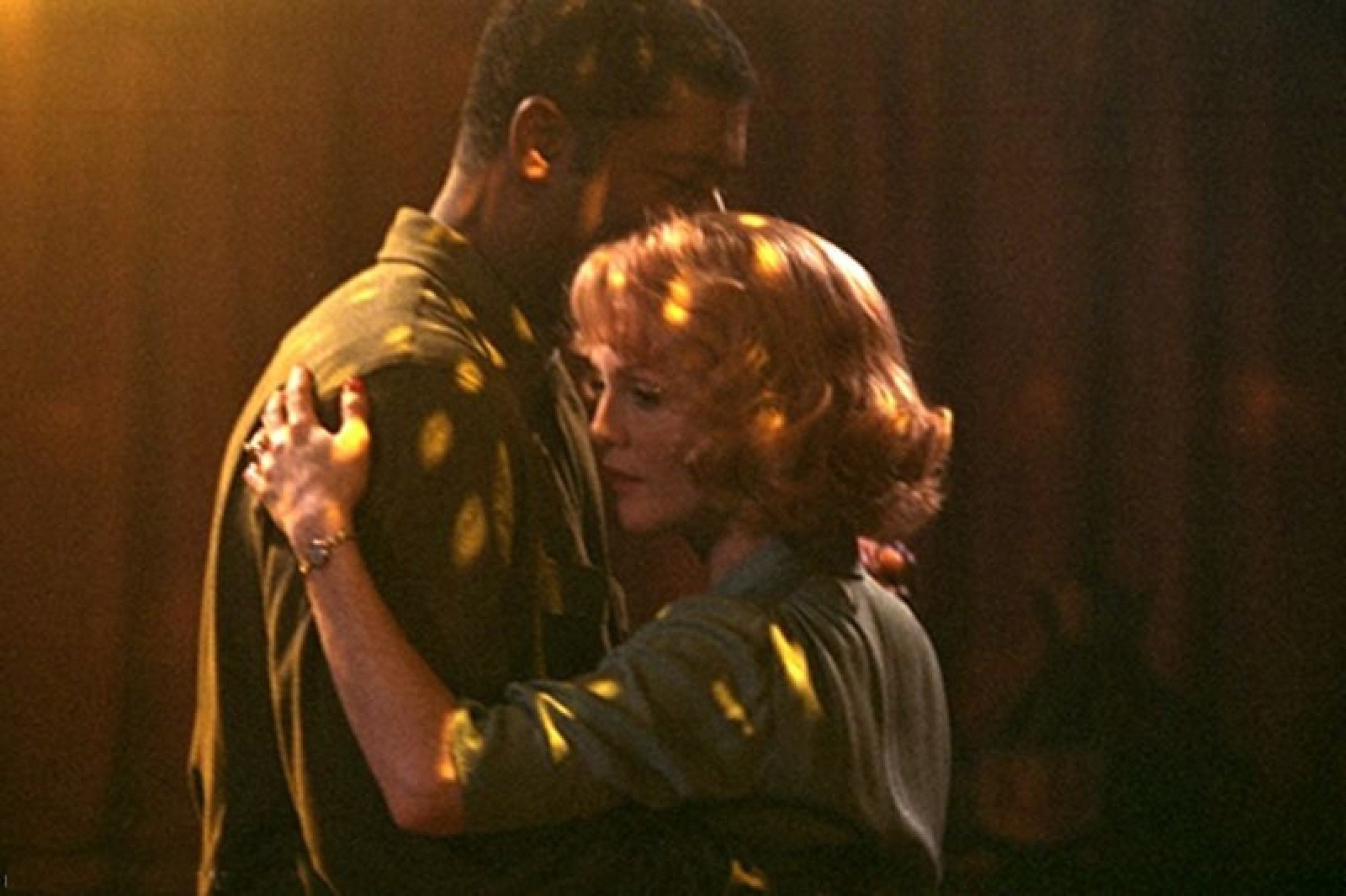 H&aacute; delicadeza e trai&ccedil;&otilde;es, em Longe do para&iacute;so