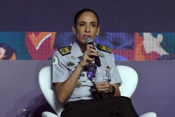 A coronel é a segunda mulher a ocupar o cargo de comandante-geral da corporação. Ela estava a frente da corporação de fevereiro de 2024 - (crédito: Marcelo Ferreira/CB/D.A Press) A coronel é a segunda mulher a ocupar o cargo de comandante-geral da corporação. Ela estava a frente da corporação de fevereiro de 2024 - (crédito: Marcelo Ferreira/CB/D.A Press)