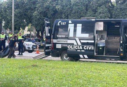 Pai PM morre ao presenciar morte da filha em colisão com carreta na Epia -  (crédito: Davi Cruz/CB) -Pai PM morre ao presenciar morte da filha em colisão com carreta na Epia -  (crédito: Davi Cruz/CB)