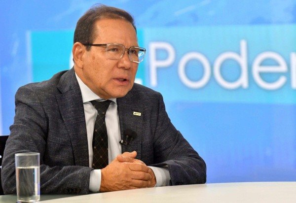  Ed Alves/CB/DA Press. Nelson Souza, presidente do BRB .. o entrevistado do CB.Poder. Na bancada: Carlos Alexandre e Sibele Negromonte.