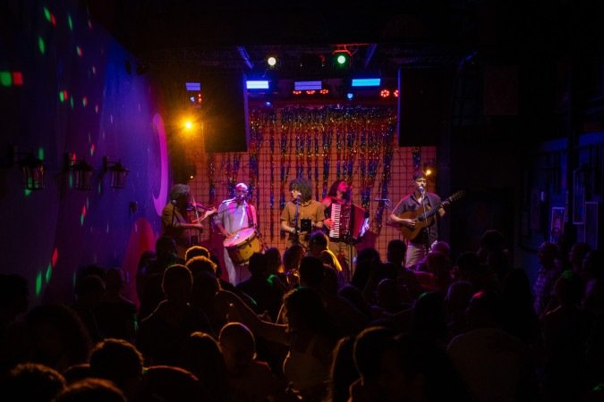 Fuá da Paulinha e DJ La Reina no comando -  (crédito: Chico Gorman)